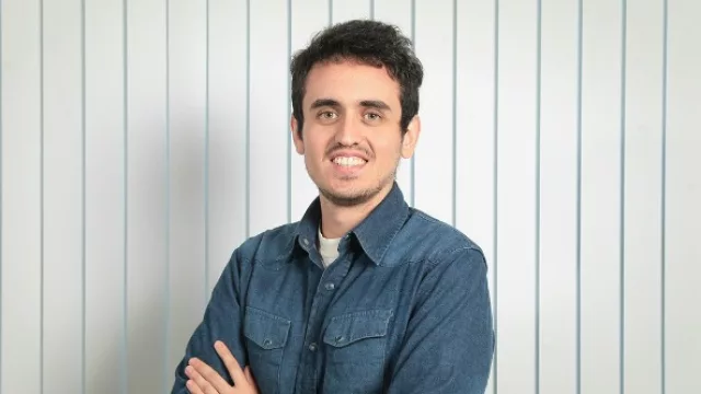 Emiliano Nahuel Cecchi, asistente Comercial.