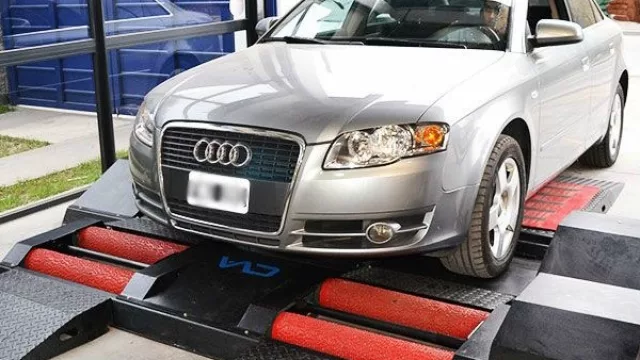 Con Cristina o con Mauricio, gomerías con el mismo problema: pierden ventas por freno de importaciones