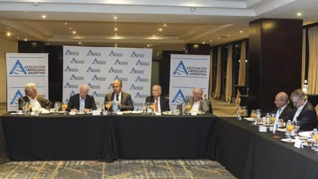 Figueroa ante empresarios: “Si a Neuquén le va bien, le va a ir bien al país”