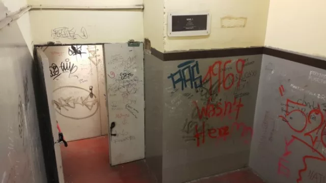 Sin cámaras ni vigilancia, las escaleras de Patio Olmos meten miedo.