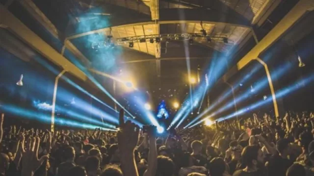 Moments llega a Córdoba: música electrónica, leyendas y una puesta en escena sin precedentes