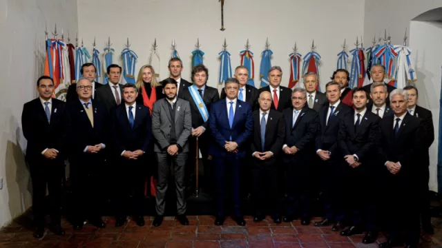 A 10 meses del Pacto de Mayo: en qué se avanzó mucho, en qué poquito y en qué nada (balance con sabor a poco)