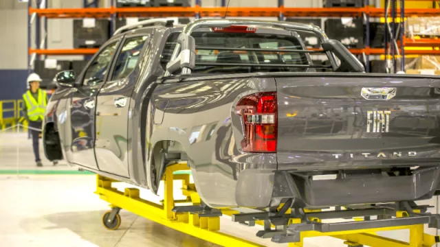 Llaryora celebró la producción de nueva pick up en Córdoba: “Es la mejor noticia industrial que Argentina tiene en mucho tiempo”