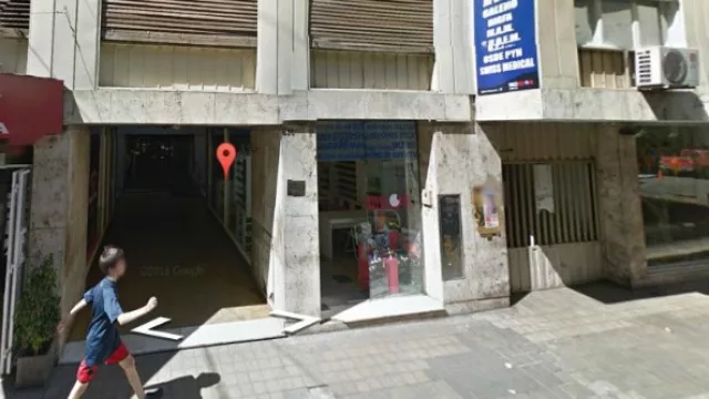 Domenico funciona en una oficina de la calle 9 de Julio. Antes, cuando se llamaba Agustino Cueros, lo hacía en Esquiu 1376. 
