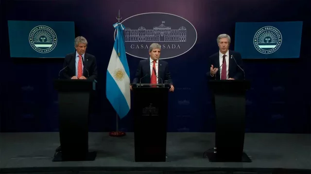 Una por una: las medidas del Gobierno para fomentar el uso de los "dólares del colchón" (ARCA, la encargada de implementarlas)