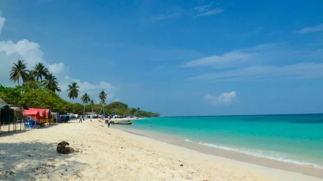 Latam no se queda atrás: aumenta sus vuelos desde COR (San Pablo, AEP y Lima-Cartagena)