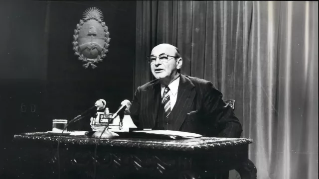A 50 años del Rodrigazo: cómo fue el shock que inició el fin del gobierno de Perón-Perón (¿casi lo repetimos en 2024?)