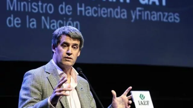 Prat-Gay instó a los empresarios a ponerle un punto final a la doble contabilidad (qué ve el ministro)