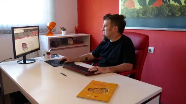 Rodrigo Arija director de Manifiesto estudió publicidad y se abocó al mundo digital desde muy chico.