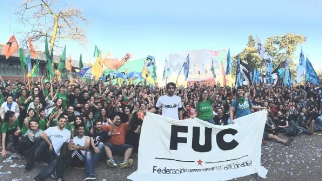 Sobre la política en la universidad, guatemala y guatepeor, dice...