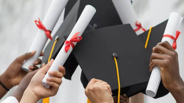 Cuántos egresados tienen las universidades de Córdoba: quién se lleva la corona en títulos (y el dato que falta)