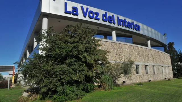 La Voz del Interior deja de imprimir su diario (en Córdoba): cierra la rotativa local y los ejemplares vendrán desde Santa Fe