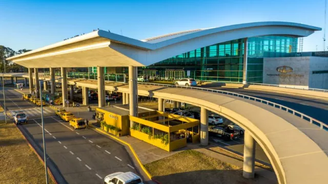 Aeropuertos Argentina lanza un 40% de descuento en los estacionamientos de Ezeiza, Aeroparque, Córdoba y Mendoza (cómo acceder)