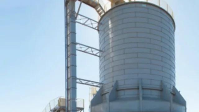 ¿Por qué no funciona la planta de energía renovable de Manfrey? ("un Fiat 600 para correr el Dakar")