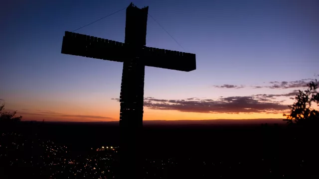 Santa Rosa: Cerro Vía Crucis bajo las estrellas (este sábado 21 de junio)