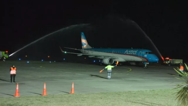 Bautismo del avión del vuelo AEP -  RCU – COR.