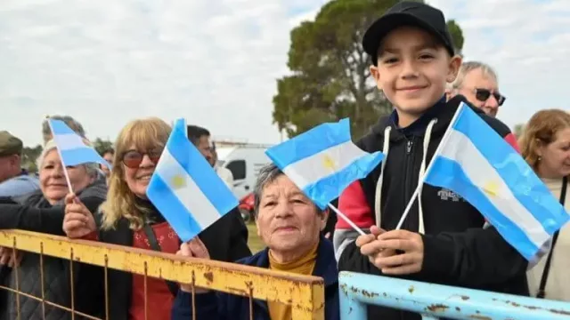 Llaryora se traslada a Río Primero para el acto del 20 de Junio