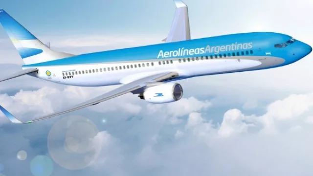 Córdoba - Resistencia (+ Corrientes = 700.000 habitantes), tres veces por semana con Aerolíneas Argentinas