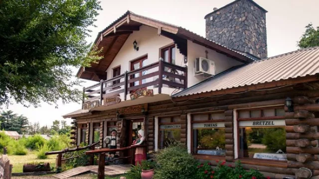 Hoffmeister Haus, una de las casas del Camino del Té, sobre la ruta 5, en Villa General Belgrano.