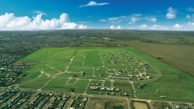 Valle Cercano invierte más de $ 50 millones en obras (luz y agua para otras 150 lotes a escriturar)