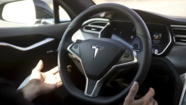Anti “dormidos”: Tesla modificará su piloto automático