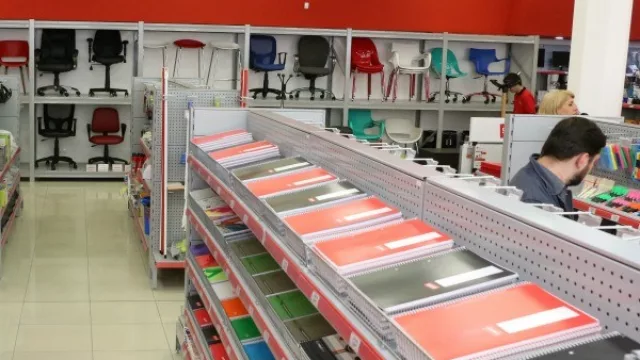 Staples empieza a salir de CABA (¿llegará este año a Córdoba… o el próximo?)