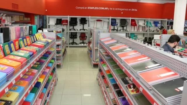Tienda Staples Tandil.
