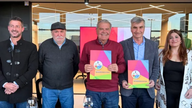 Córdoba lanza la primera Escuela de Maquinaria Agrícola y Vial del país: formación, empleo y arraigo para el interior productivo