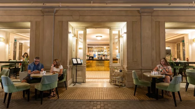 Grupo L, un gigante de la gastronomía que sirve 75 millones de comidas al año (incluído el coqueto restaurante Blue, en el Teatro Colón)