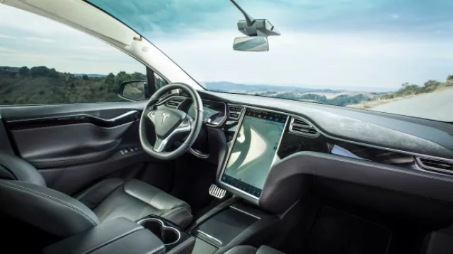 El autopilot de Tesla salva la vida de una persona