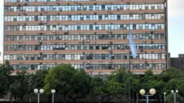 Desarrollistas, cooperativas y multinacionales en el "club del millón" de la Municipalidad