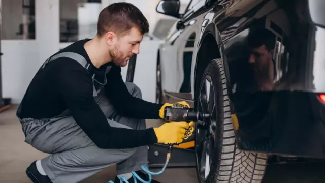 Mercado Libre va por todo: ahora ofrece instalación incluida de los neumáticos que comprás en su plataforma (se puede elegir el taller)