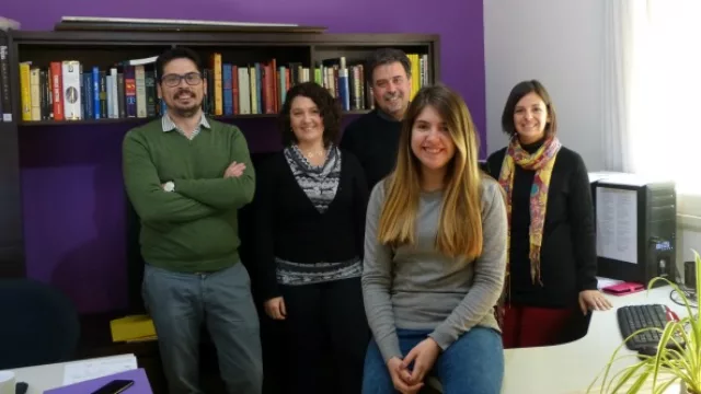 El equipo de Comunicautas (de izq a der) Jorge -Droopy- Campos, Carla Fernández, Jorge Maldonado, Florencia Díaz Campos y Paola Venditti.