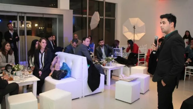 Nicolás Leoni, gerente de MKT y comunicación de GAMA, dando la bienvenida a las jóvenes promesas cordobesas.