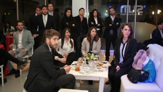 Atentos, los representantes del sector de la salud, escucharon cómo hacer para convertirse en los mejores de su rubro.