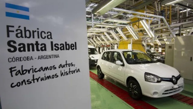 Para Schiaretti, el anuncio (ampliado) de Renault-Nissan es "una bocanada de aire fresco para Córdoba y el país"