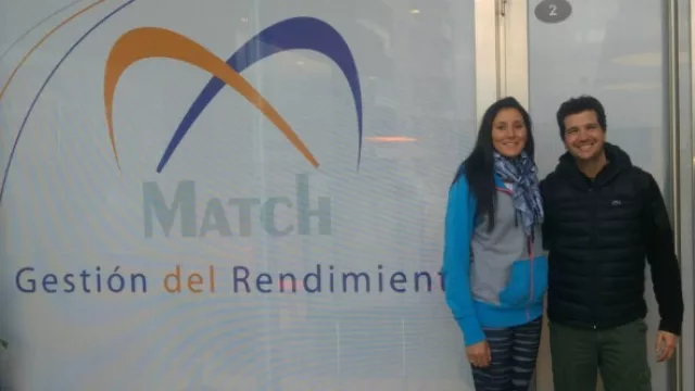 Yas Nizetich , capitana de Las Panteras (Selección Argentina de
Voleybol Femenino), orgullo nacional por clasificar por primera vez en la historia a los
juegos olímpicos en esta disciplina.