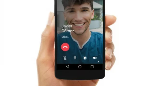 Tuenti da vuelta el paradigma: una compañía celular que hace todo fácil (target: millenials)