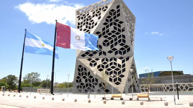 La Provincia aumenta un 84% el haber mínimo jubilatorio y otorga un bono bimestral de $100.000 para pasivos que cobran hasta $ 1.300.000