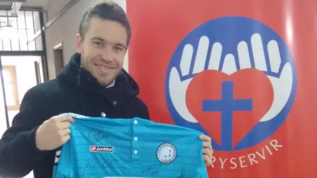 Ayudó y ganó la camiseta de Belgrano (nos cuentan desde Manos Abiertas)
