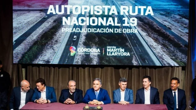 Llaryora convocó a los intendentes para exigir juntos a Nación el traspaso de la Autopista de la Ruta 19