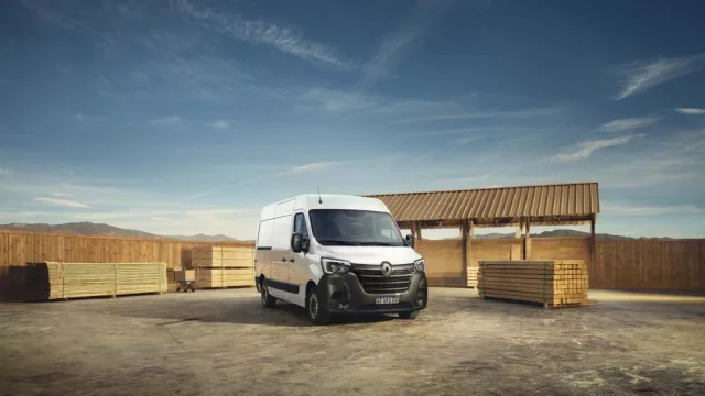 Renault lanza la nueva Master 2025: más tecnología, confort y versiones adaptadas al trabajo profesional