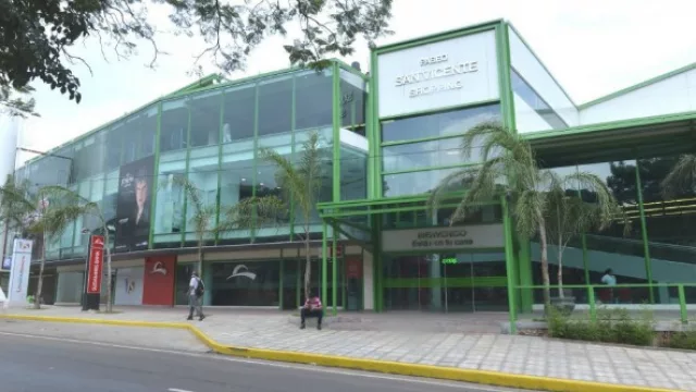 Verde que te quiero verde: llega un complejo con cascadas y mini zoo