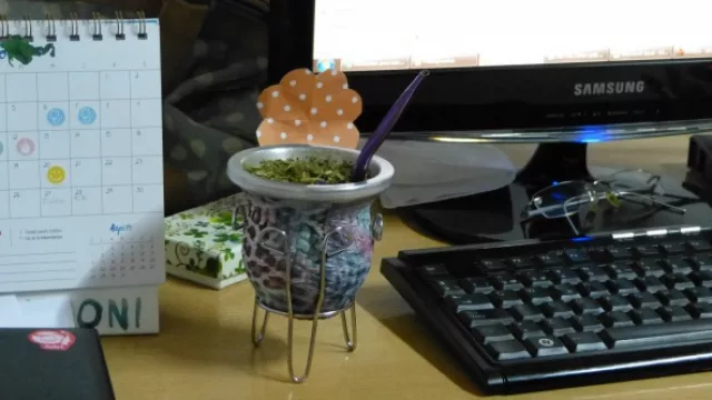 En el área de márketing y comunicación a las 11 hs  (religiosamente) arranca la ronda de mates.