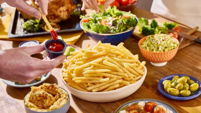 30 años no son nada: McCain celebra su historia en el país (más de US$ 320 millones invertidos y una planta de 64.000 m2)