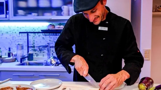 ¿Chef a domicilio? Sí, pero con carta personalizada, cocina en vivo y platos explicados(así es la startup Maichef, el Uber de los cocineros)