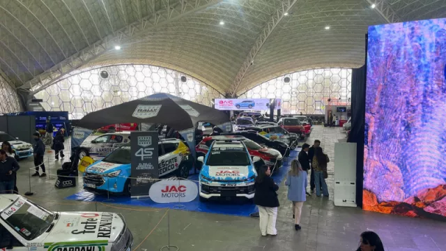 5 postales de lo que fue el primer día de Auto Show 2025 (un evento que reúne el B2B y el B2C en el mítico Feriar)