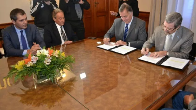 Participaron del acto de convenio Tomás Grunhaut, Víctor Marconetti, Daniel Tillard, Roberto Avalle y Víctor Lutri.