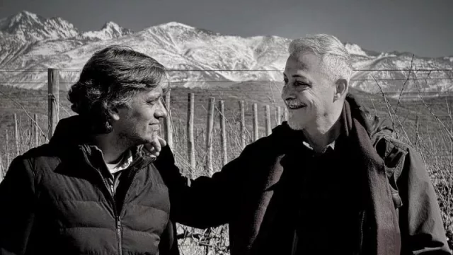 Pedro Aznar y Fran Evangelista de CrowdFarming.Wine presentan los vinos Akasha en Córdoba