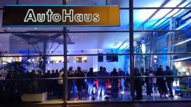 El evento de Auto Haus contó con música en vivo de la banda La Gangosa y la conducción de Rosemberg.